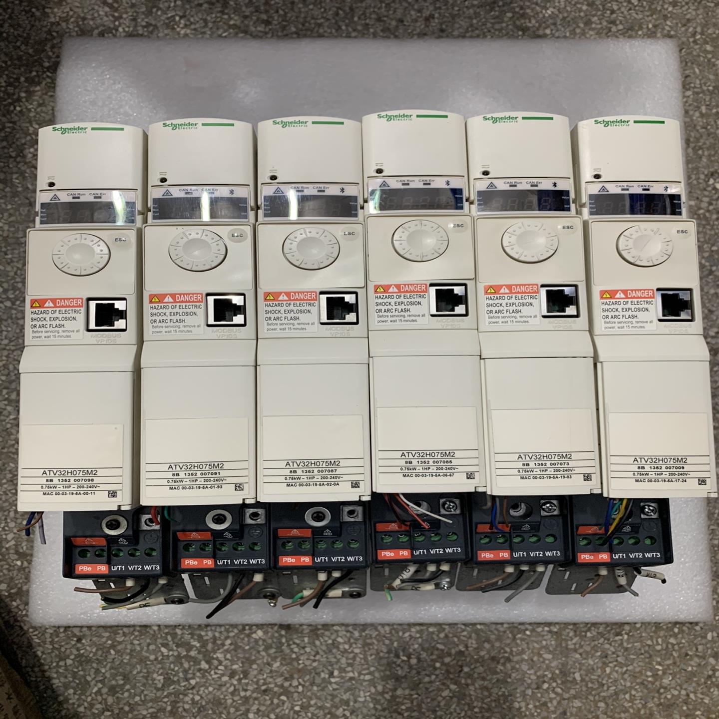 施耐德ATV32H075M2变频器0.75KW 原装进口 功