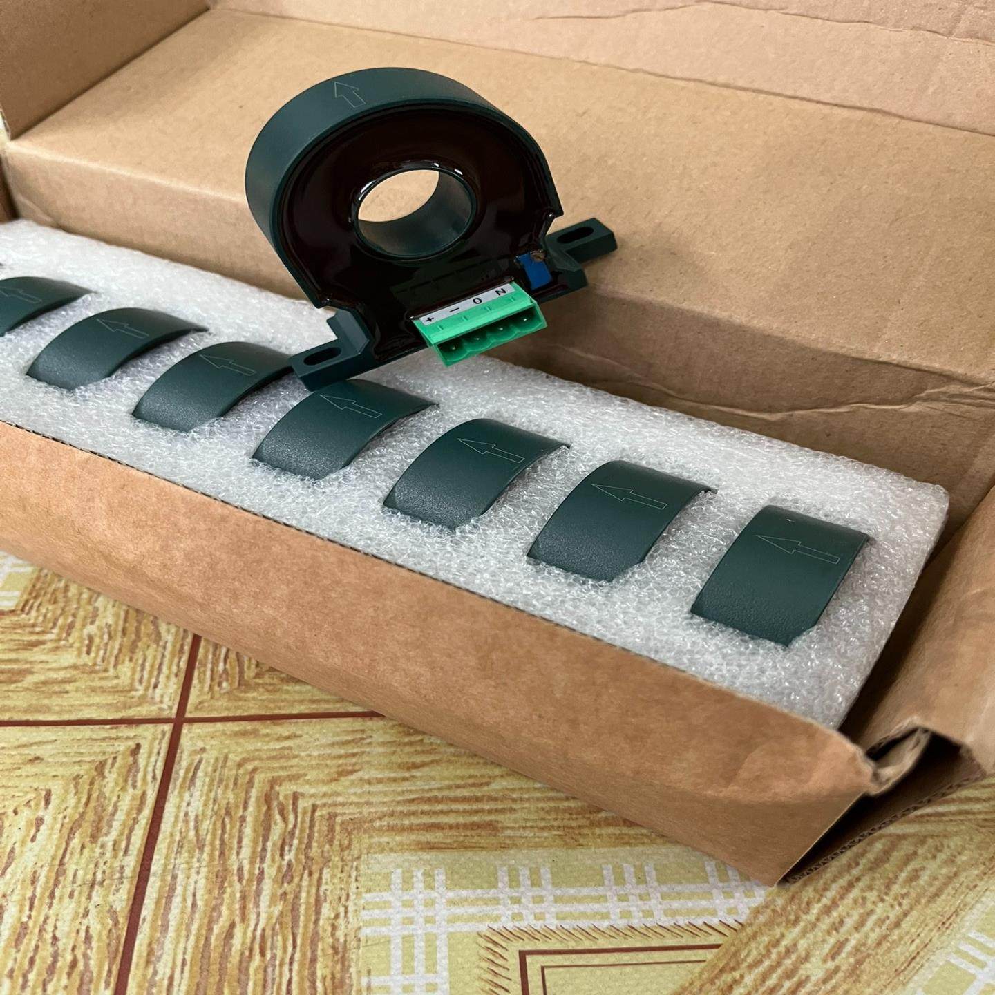 清仓处理！！互感器  正品 BLD1-200MA 电流互