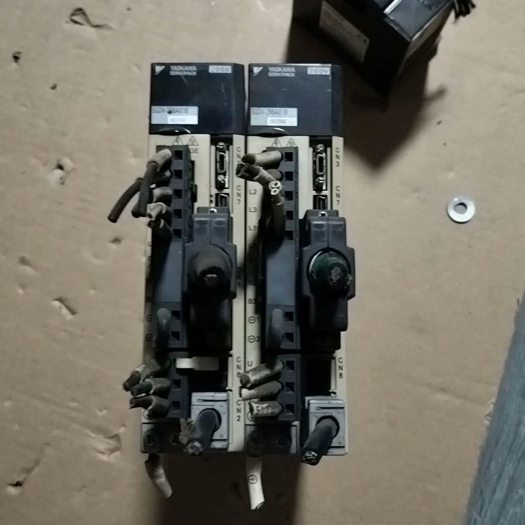 安川400w伺服驱动器，型号：SGDV-2R8A01B002