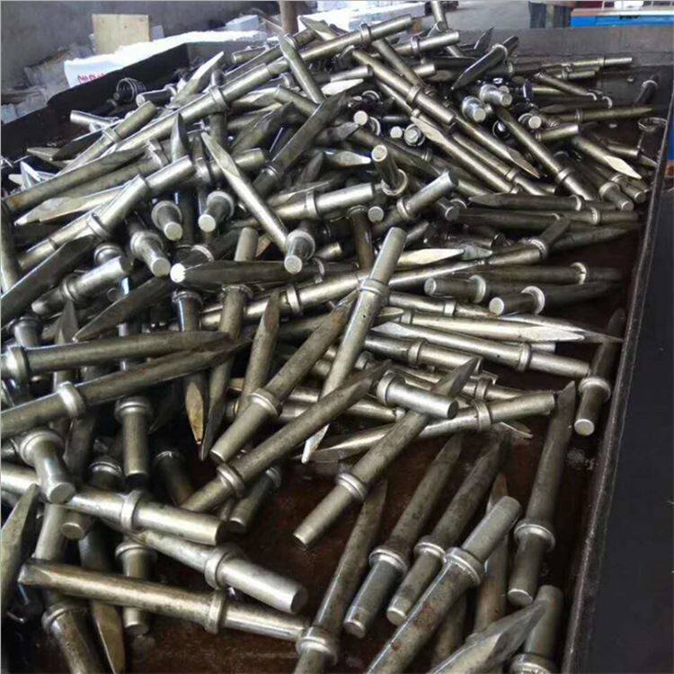 厂家出售矿用风镐钎 各高强度合金钢风镐钎 热处理工艺镐钎出售