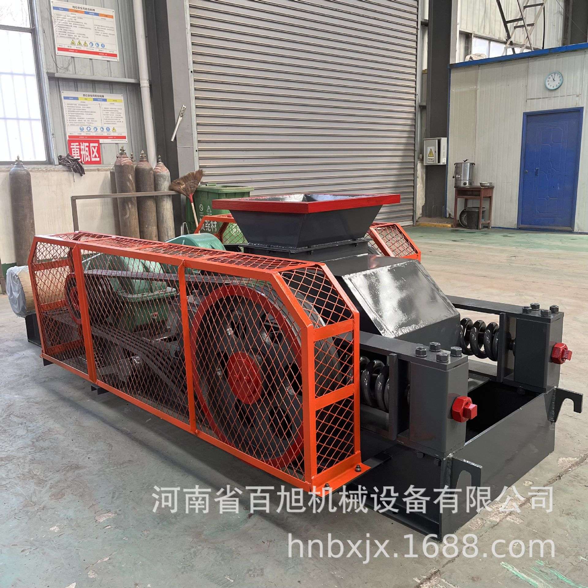 20-25tph双辊石英石制砂机瓜米石高锰钢平辊石料对辊式破碎机