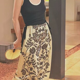 馨菲家术感复古花卉定位印花两侧丝绒系带真丝半身裙YS369 G322