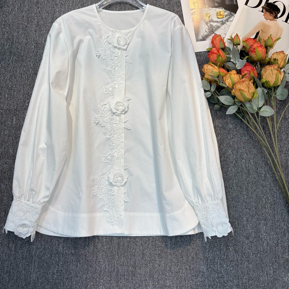 馨菲春上新镂空立体花朵宽松圆领衬衫(不含任何配件)CY25637