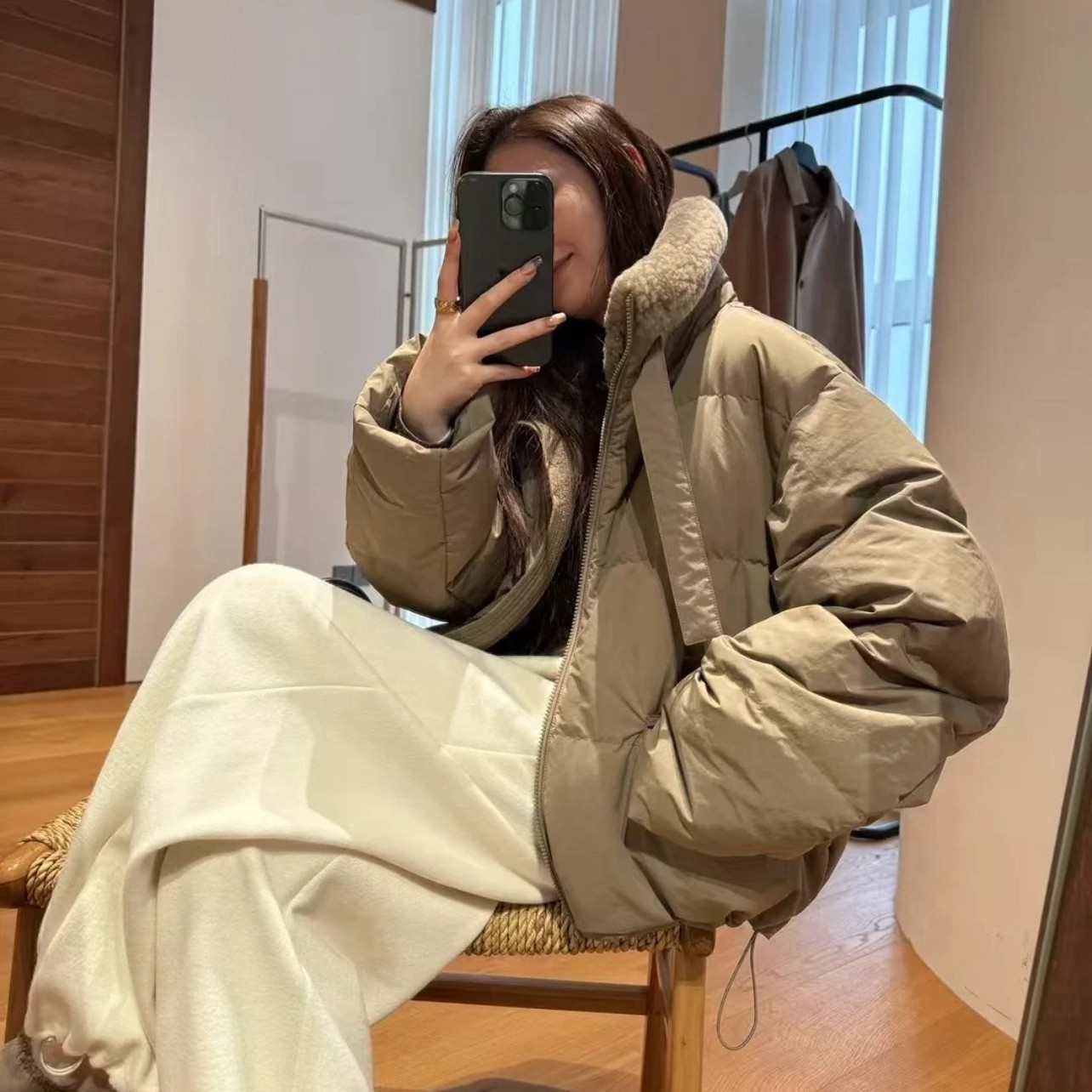 馨菲系拼接羊羔毛领简约百搭舒轻薄羽绒服(含90白鸭绒)821CC