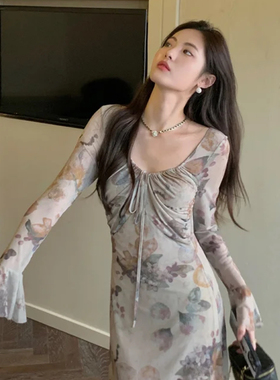 馨菲26年春款印染百搭简约风系带连衣裙w92