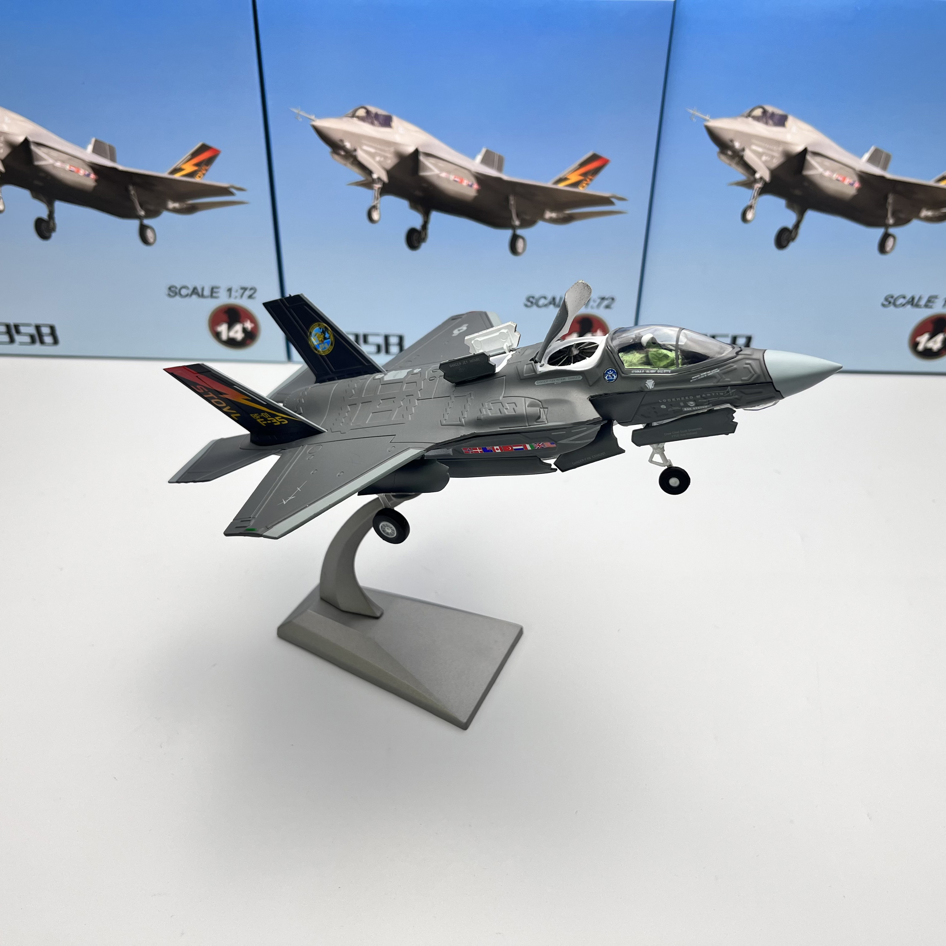 新款1/72美国F-35B垂直起降战机F35合金仿真战斗机飞机军事模型