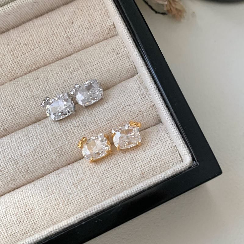 S925纯银Kitty猫钻石 耳钉女款轻奢高级感小众设计耳环小红书爆款