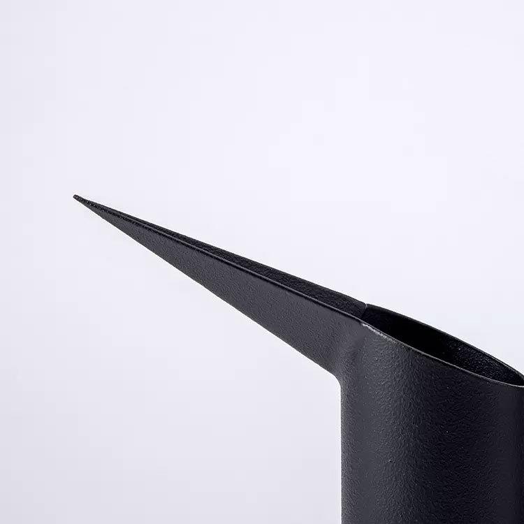 现代简约金属黑色喷砂尖嘴水壶摆件陈设样板房展厅餐厅柜