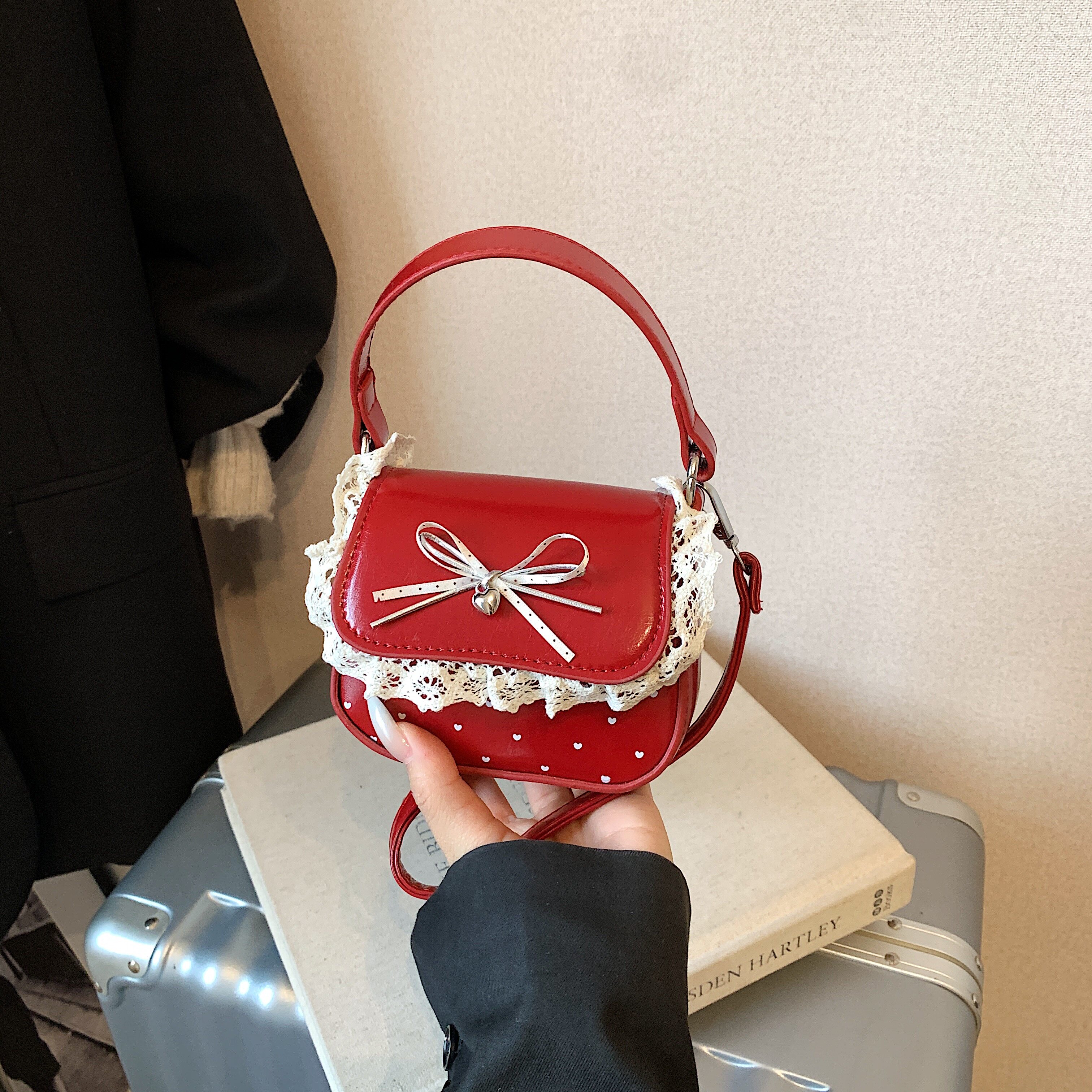 迷你儿童包包甜美蕾丝边女童斜挎包可爱蝴蝶结洋气公主红色手拎包