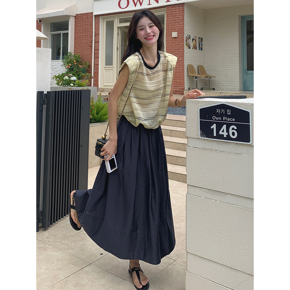 现货209-99002-P140-K208圆领撞色条纹百搭显瘦松紧高腰伞裙，女装运动套装，浙宝210（原浙宝191）