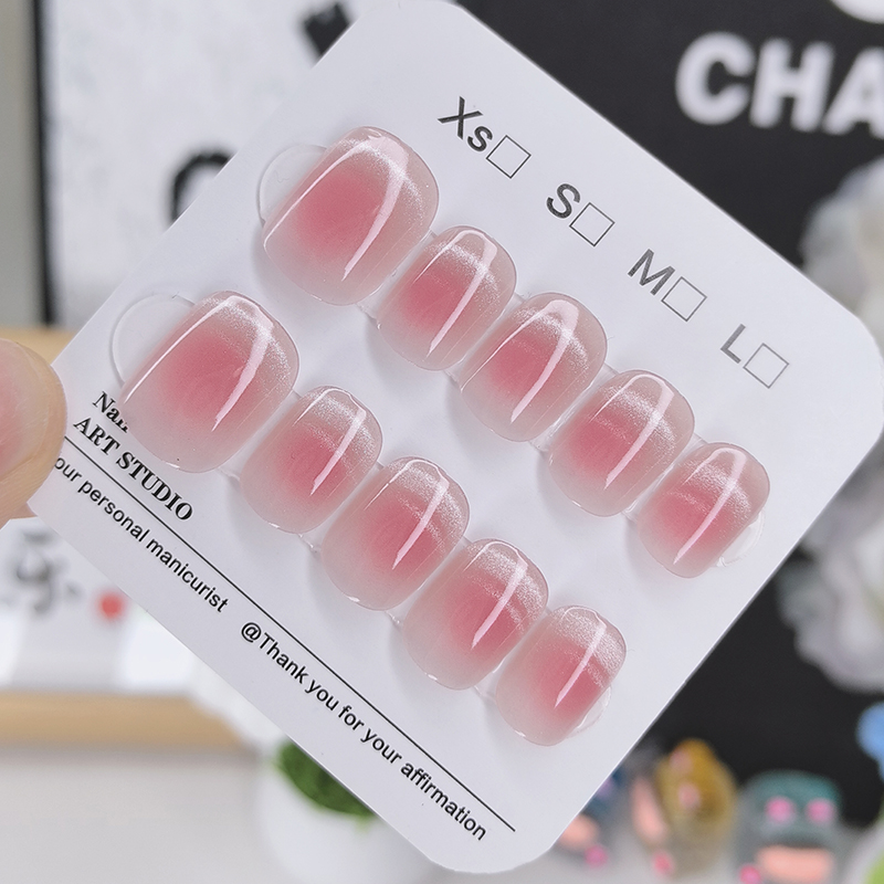 粉色渐变穿戴甲短款高级感