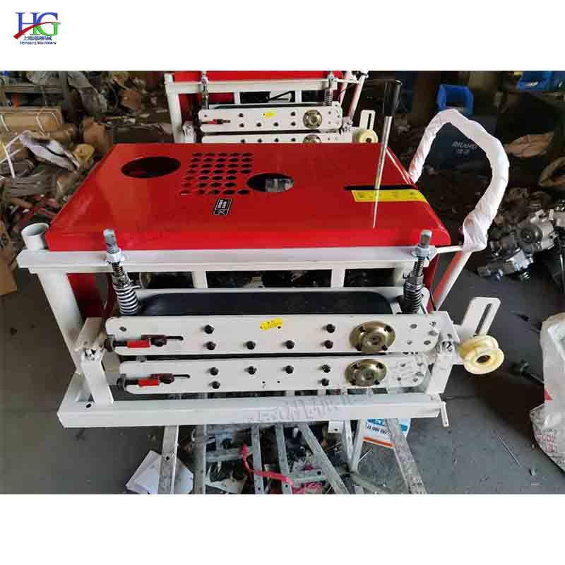 电缆布线拉线机 小型光缆穿线牵引机 带轮手拉通信电缆传输机