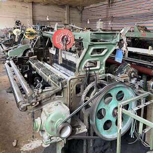 剑杆织机型号747幅宽200米1个织轴1根卷布棍8片粽框