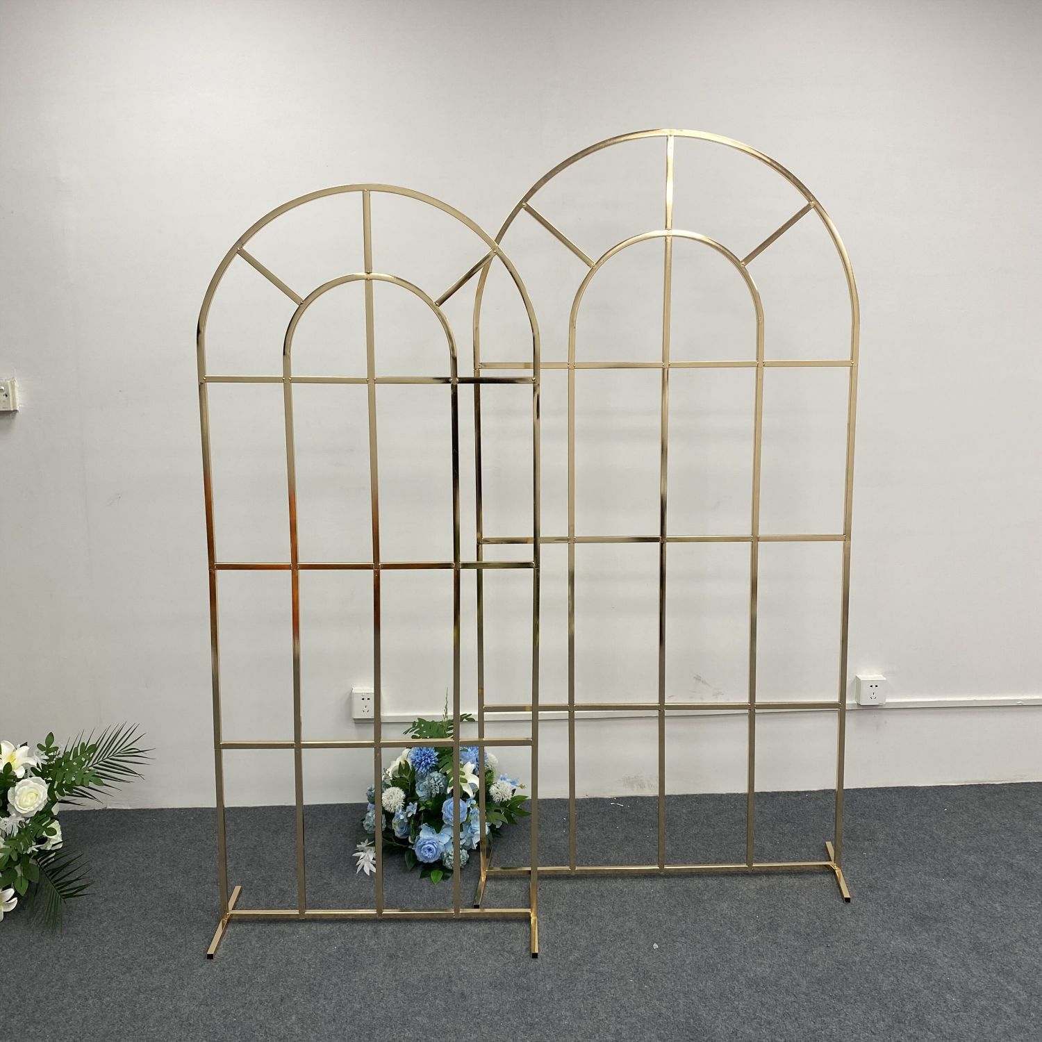 婚庆铁艺屏风架子婚庆背景花架镀金网格拱门派对宴会装饰窗户道具