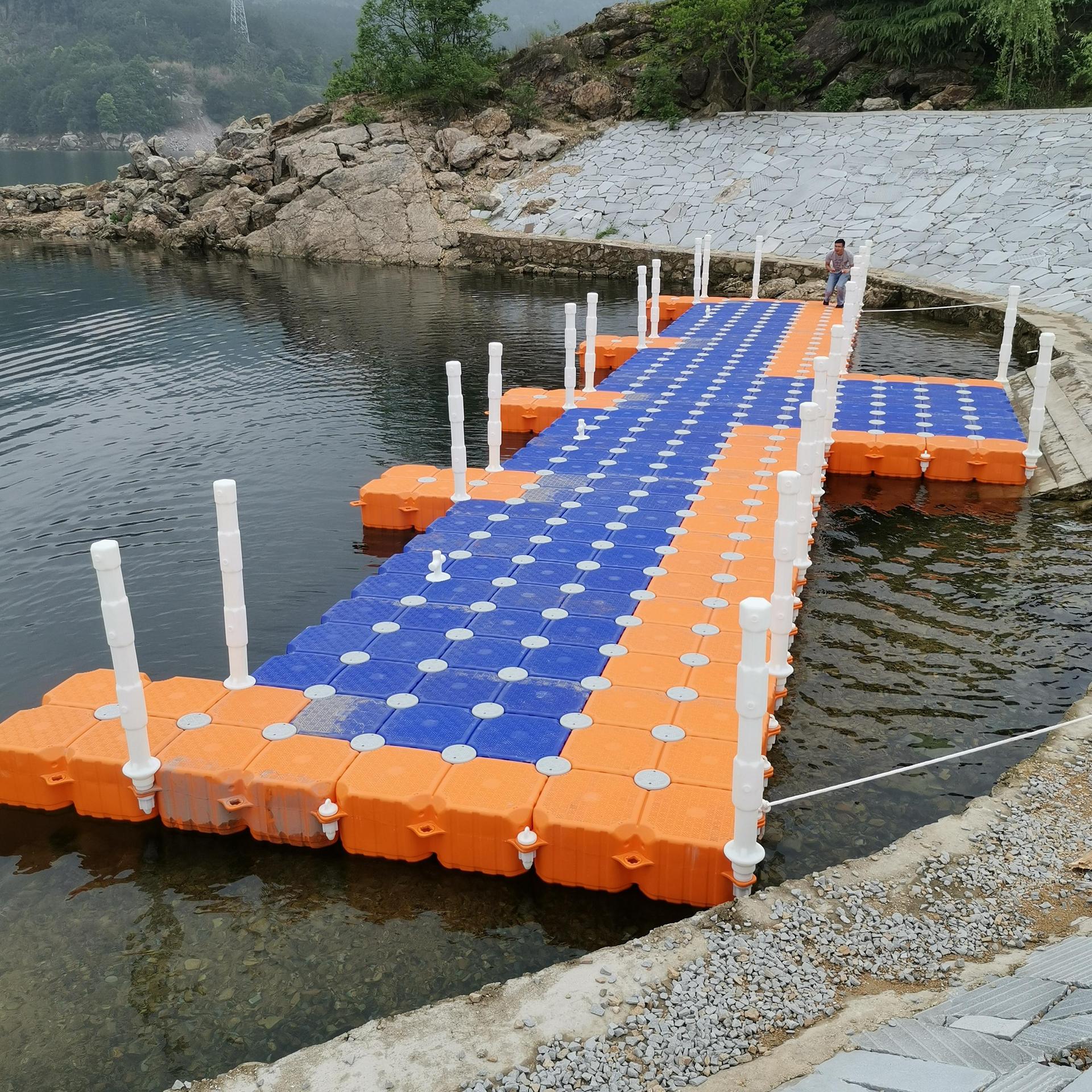 厂家直销水上承重浮箱拼接安装