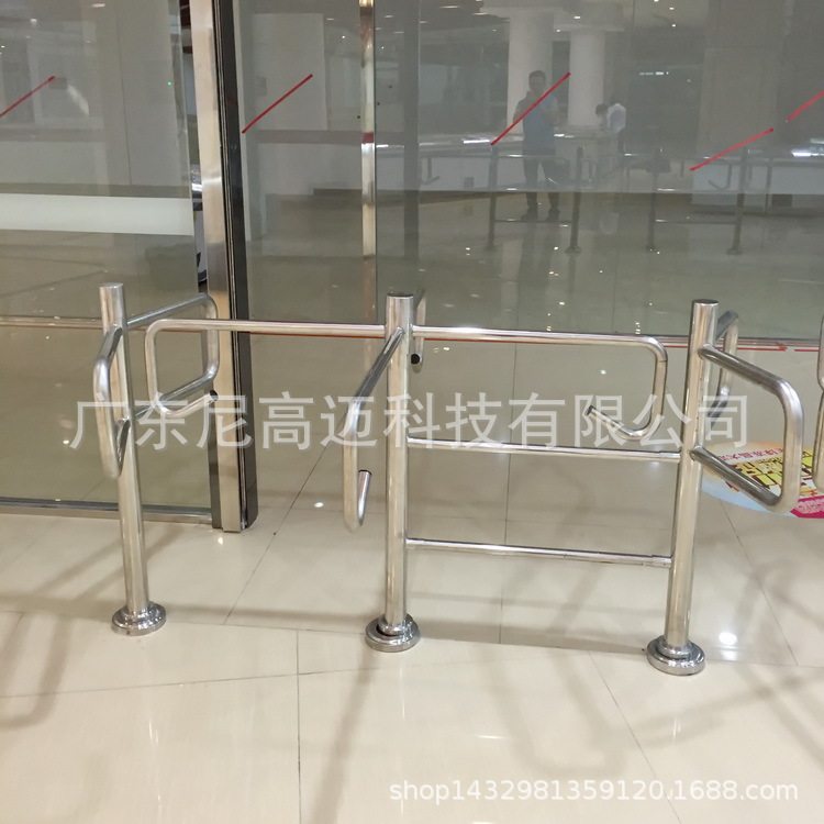 NGM不锈钢十字旋转单向滚闸门