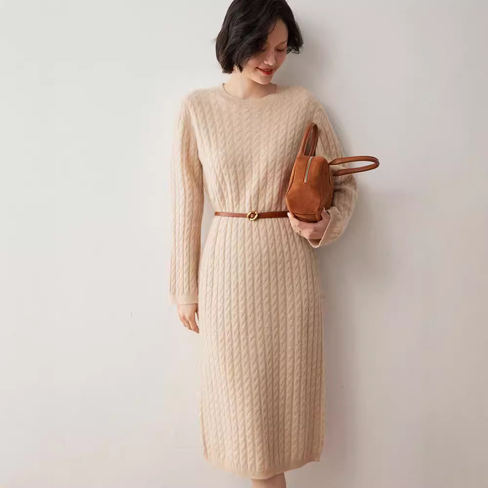 山羊绒中长款连衣裙女秋冬新款加厚圆领针织中长裙显瘦麻花毛衣裙