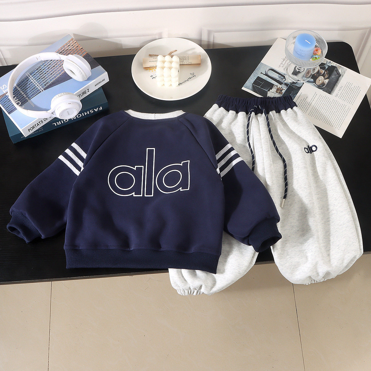 儿童秋季卫衣套装新款男女童童洋气时尚爆款休闲卡通宽松韩版套装