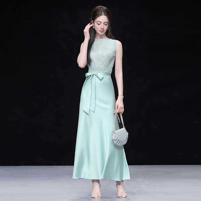 2025夏季新款气质优雅蕾丝拼接无袖收腰系带蝴蝶结设计A字连衣裙