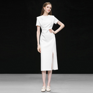 2026夏季新款小众蝴蝶绣花设计感正肩收腰显瘦休闲气质T恤连衣裙