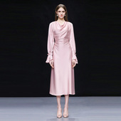 优雅荡领喇叭袖 2026春季 新款 设计感系带收腰A摆肌理感缎面连衣裙