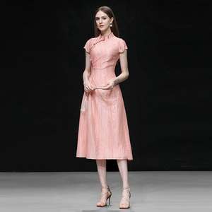 2026夏季新款气质新中式设计感花瓣领天丝透气收腰大摆旗袍连衣裙