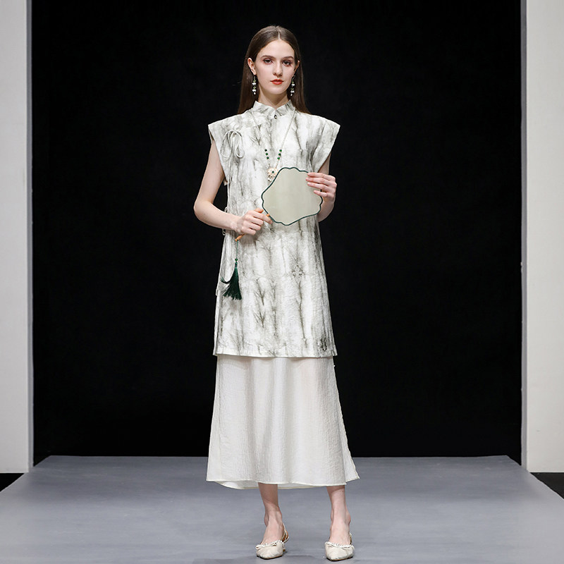 2026夏季新款女装国风新中式立领搭片小飞肩设计宽松版型连衣裙