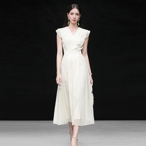 W夏季新款时尚法式仙女范长裙优雅荷叶边收腰大摆赫本连衣裙女