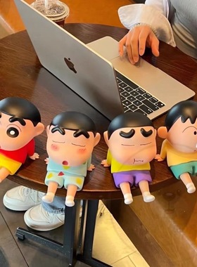 蜡笔小新手机支架懒人手机座手办模型公仔潮玩礼物可爱桌面摆件