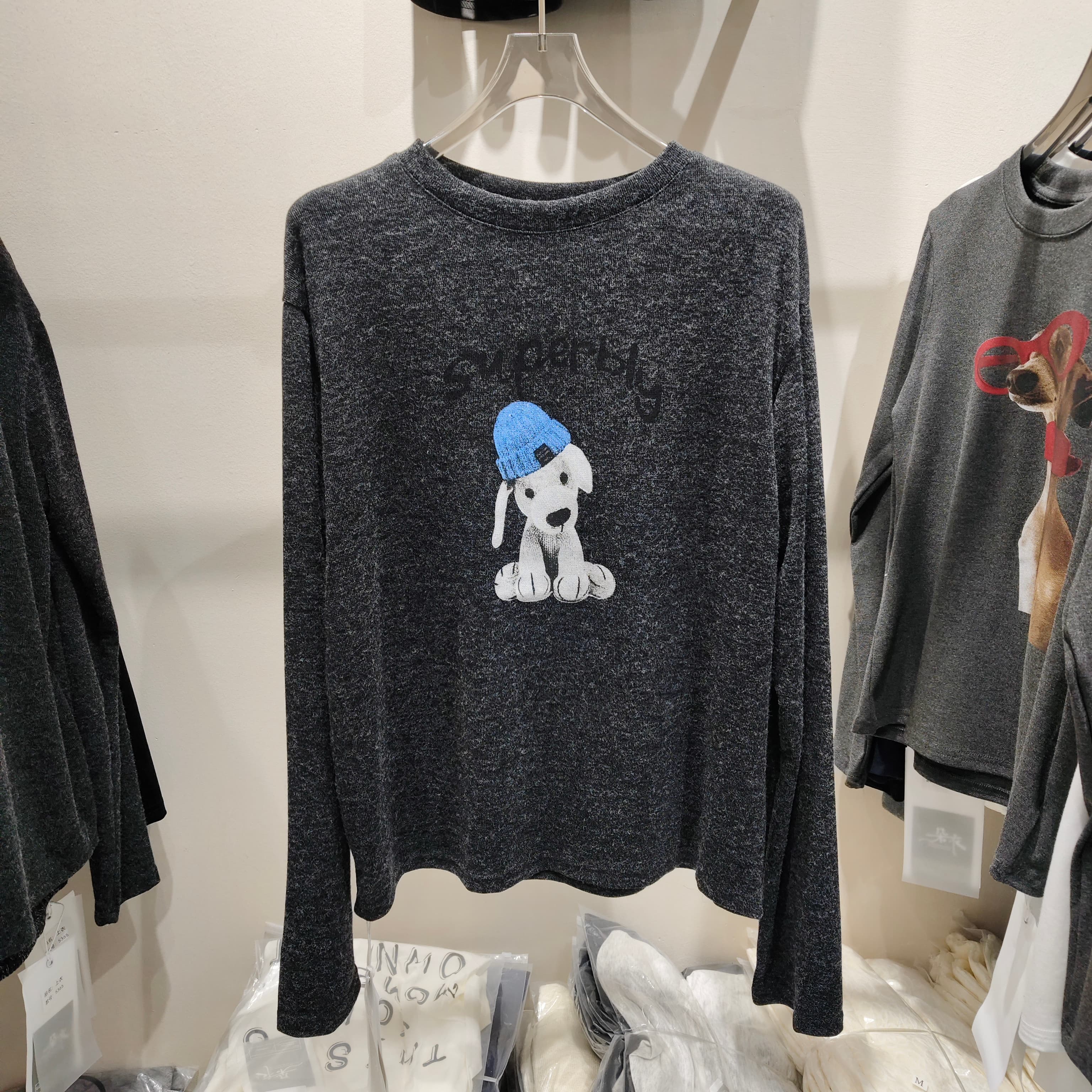 卡通小狗字母印花圆领长袖T恤女