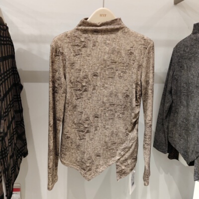 设计感气质半高领长袖T恤女