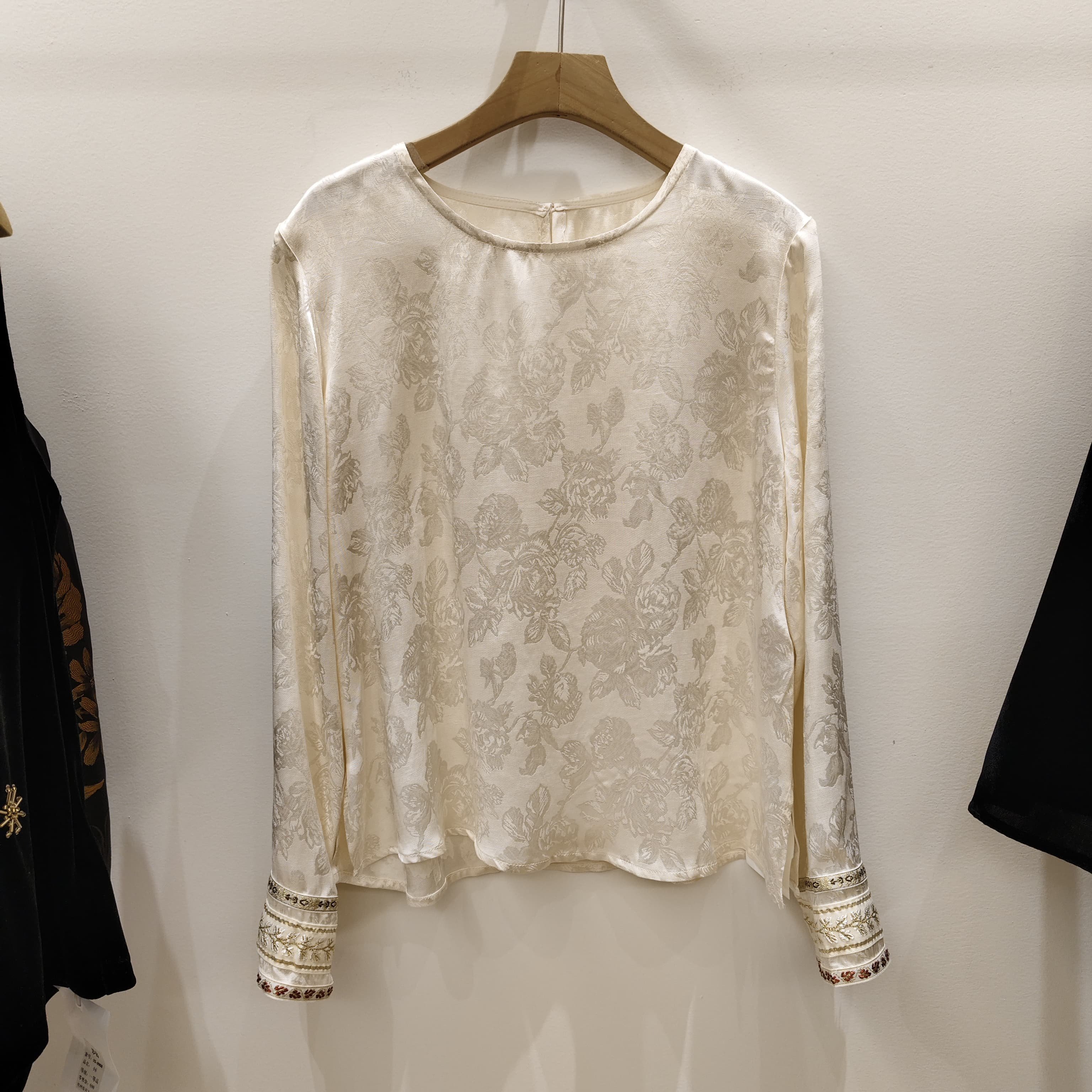 精致提花圆领人丝长袖衬衫女早秋气质时尚刺绣新中式上衣2025新款