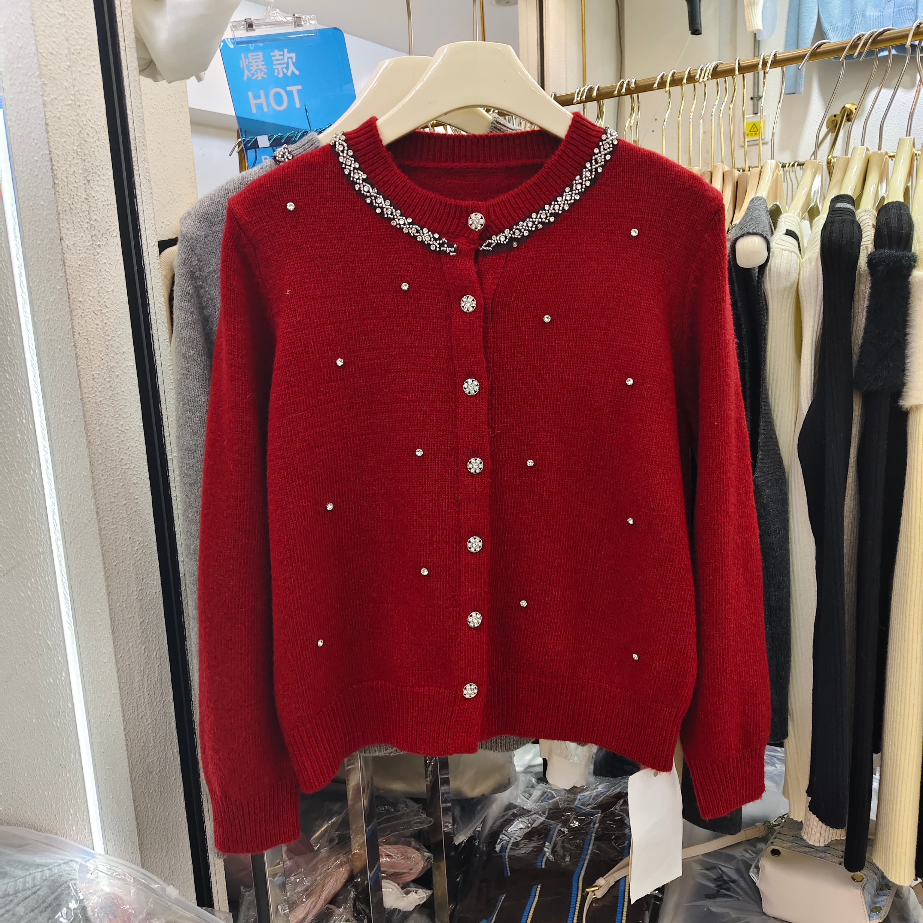 气质钉珠圆领长袖针织开衫女