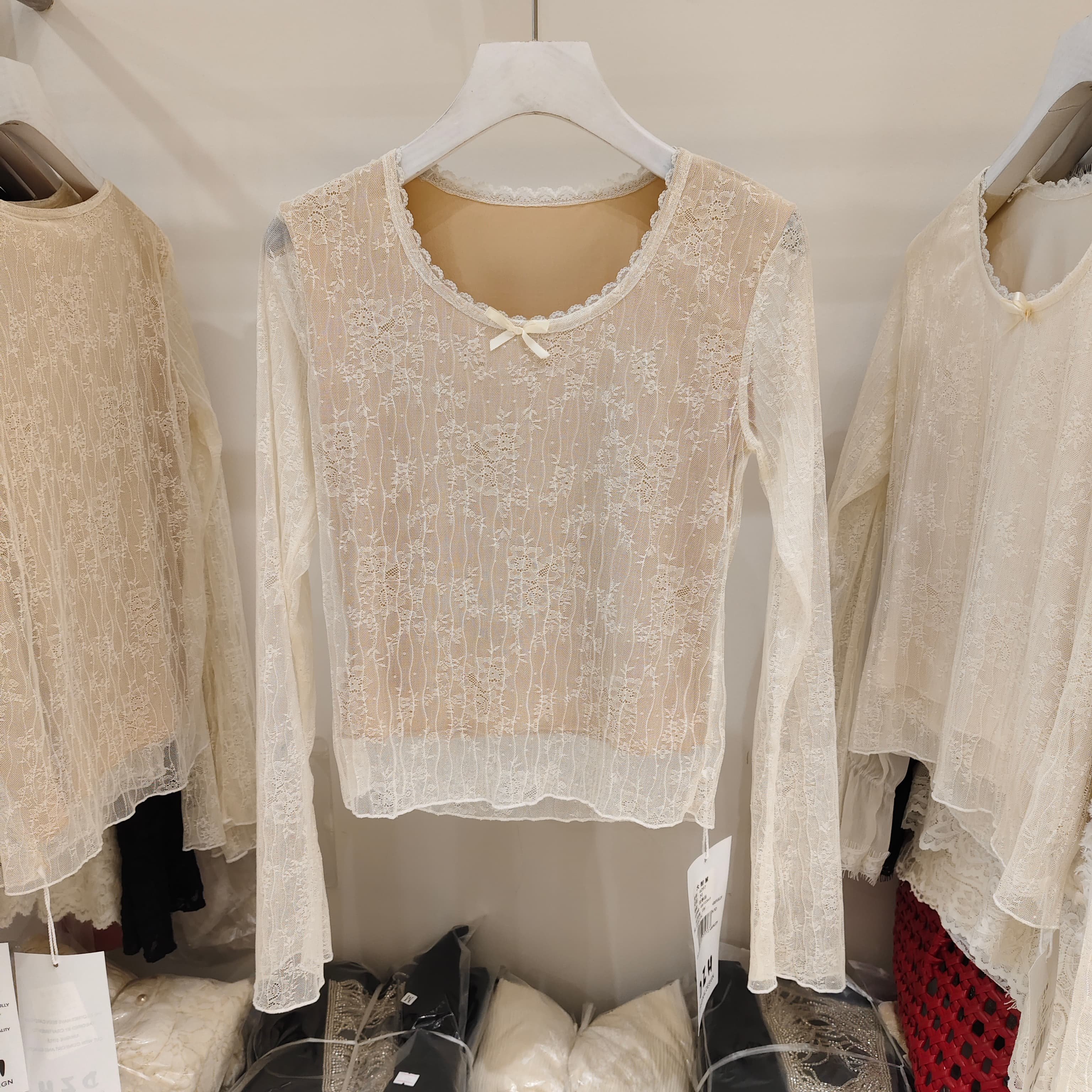 甜美修身圆领长袖蕾丝打底衫女2026早春新品气质显瘦减龄套头上衣,女装/女士精品,蕾丝衫/雪纺衫,淘宝优惠券,粉丝福利购,淘宝优惠卷
