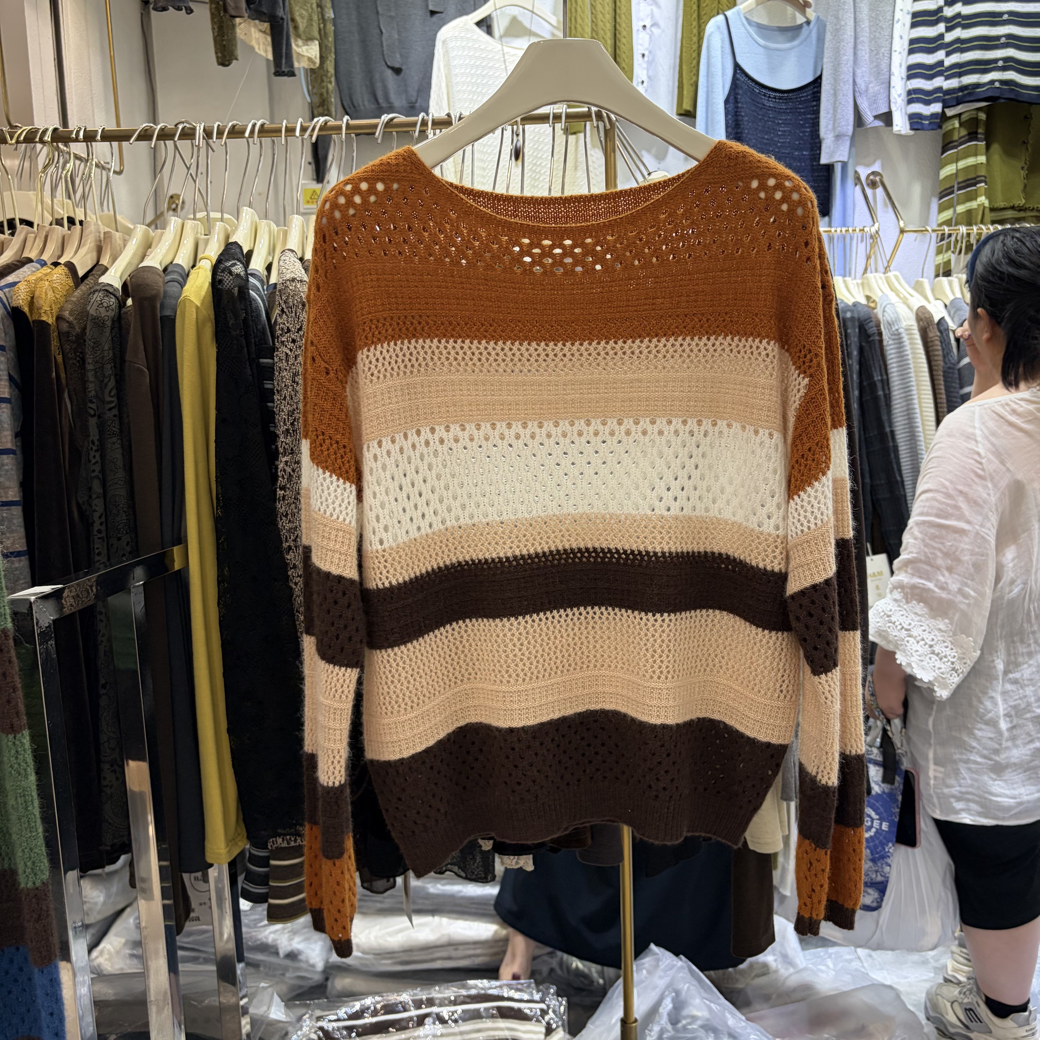 秋款女圆领撞色条纹显瘦针织衫