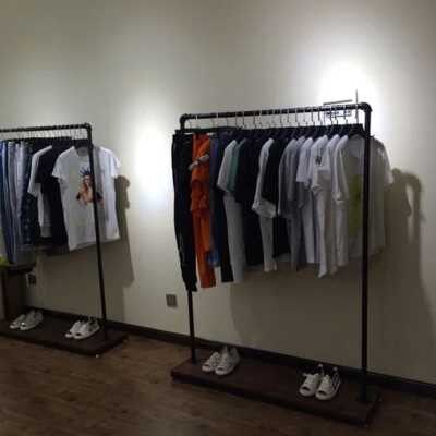 铁艺落地实木挂衣架服装店衣架复古做旧水管服装架展示架衣帽架
