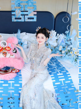 2026蓝色婚礼婚房布置蓝色喜字结婚新娘晨袍拍摄背景拉花简约装饰