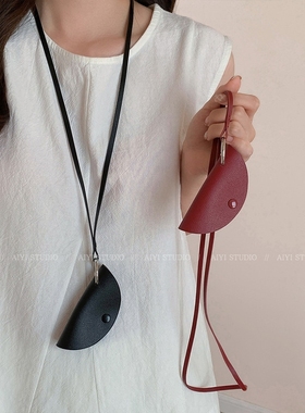 韩国皮质饺子包项链眼镜挂链磁吸长款毛衣链轻奢高级感脖子配饰女