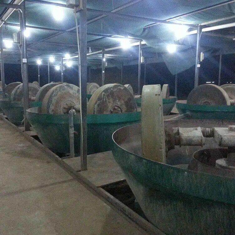 全自动双辊碾金机 小型矿石粉碎湿碾机 金铁锡矿重晶石碾磨机
