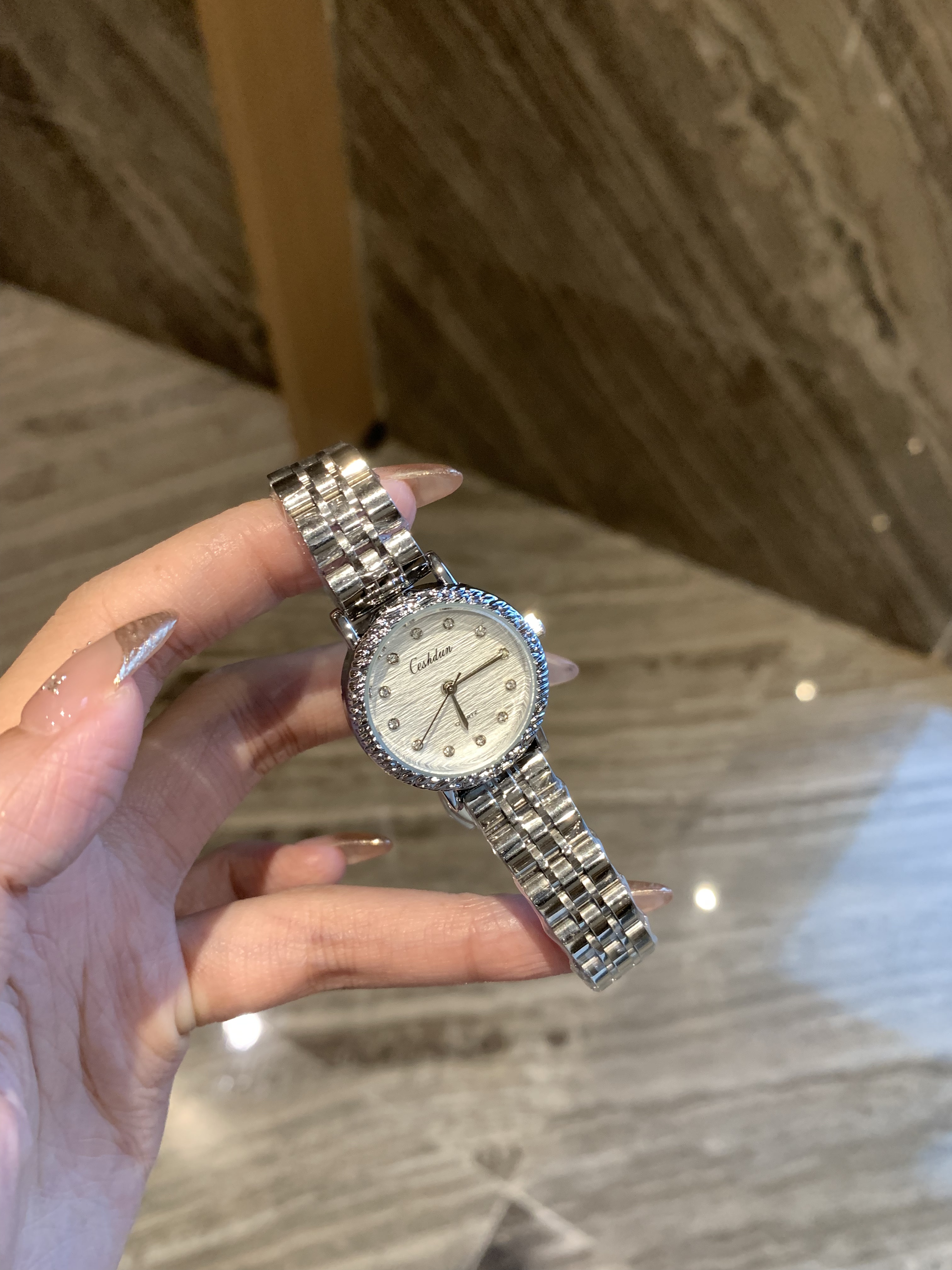 一眼心动 手表女小众轻奢名牌简约小表盘百搭贝母面网红钢带女表