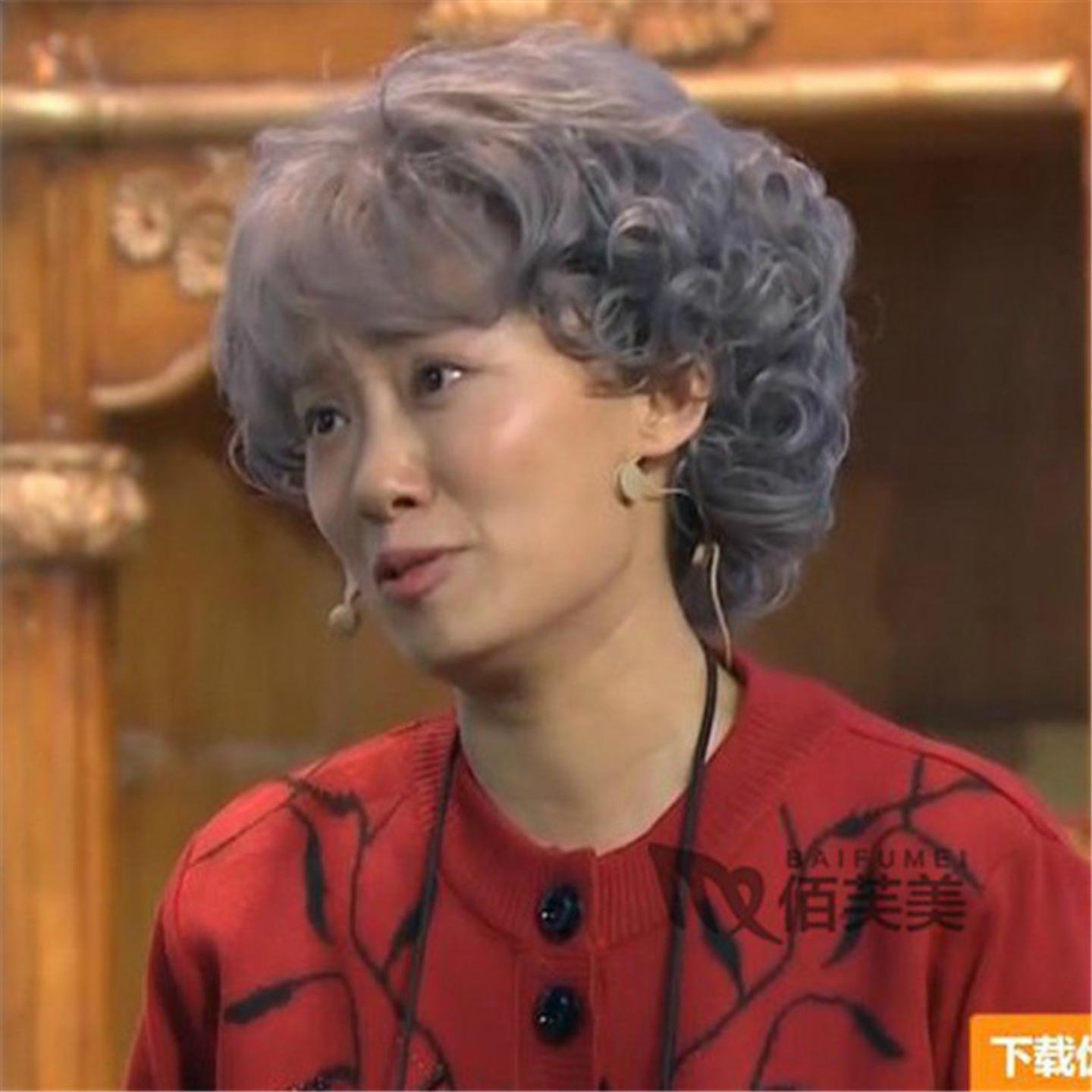 假发中老年银灰色短卷发女节目