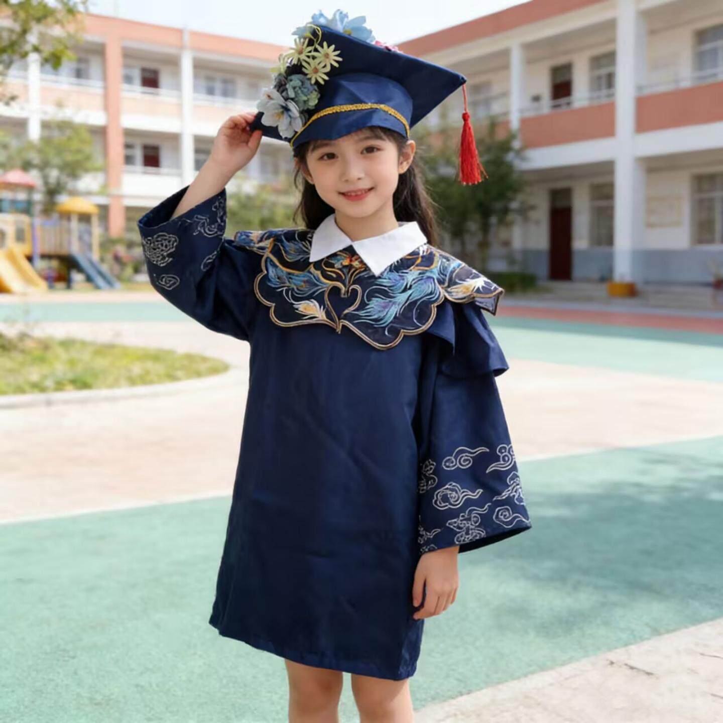 2026新款簪花儿童博士服幼儿园