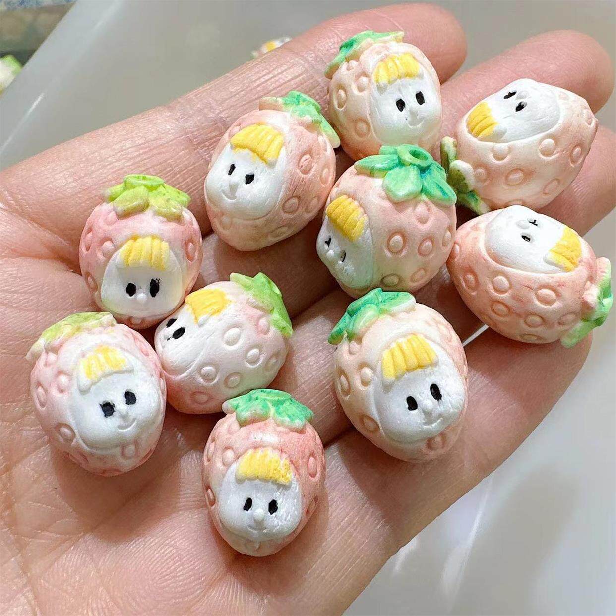 根付雕刻件草莓没烦恼手链手串配件搭配通孔手工雕刻散珠摆件