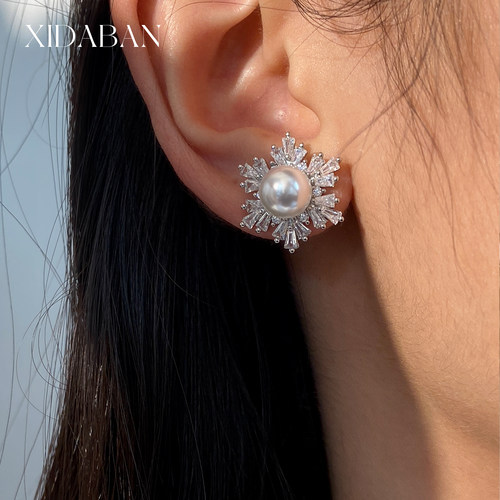 西大班镶满锆圣诞雪花珍珠耳钉女