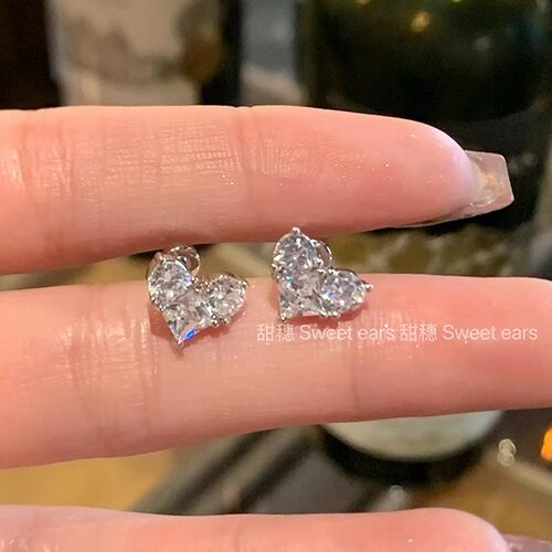 爱心满钻耳骨钉医用钛钢