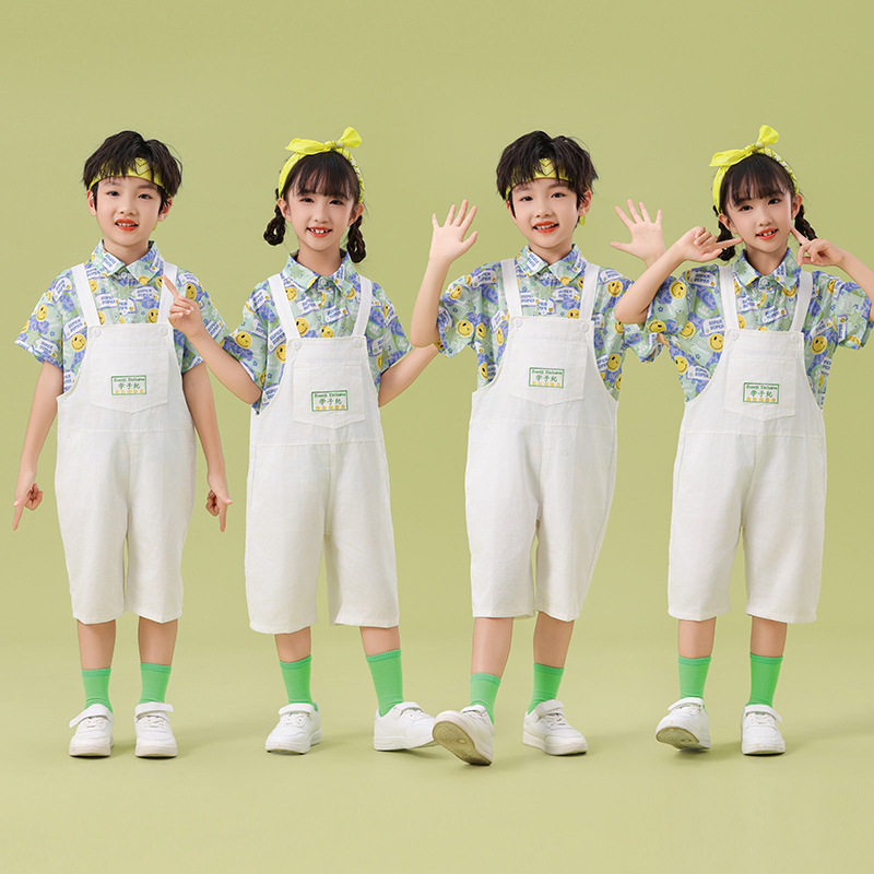 新款儿童港风潮酷表演服森系清新小学生运动会啦啦队开幕式班服