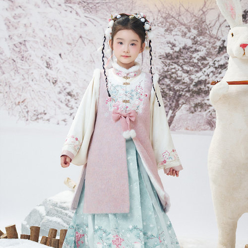 十三余加厚冬季女童刺绣国风套装