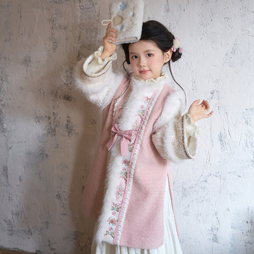 十三余童装保暖新国风毛呢外套