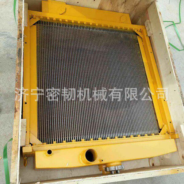 推土机SD22/SD23水箱散热器