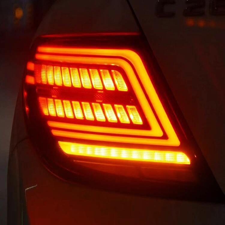 适用于07-14款奔驰C级W204改装led流光转向刹车倒车后尾灯总成